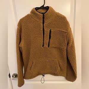 Fuzzy Pullover Sherpa